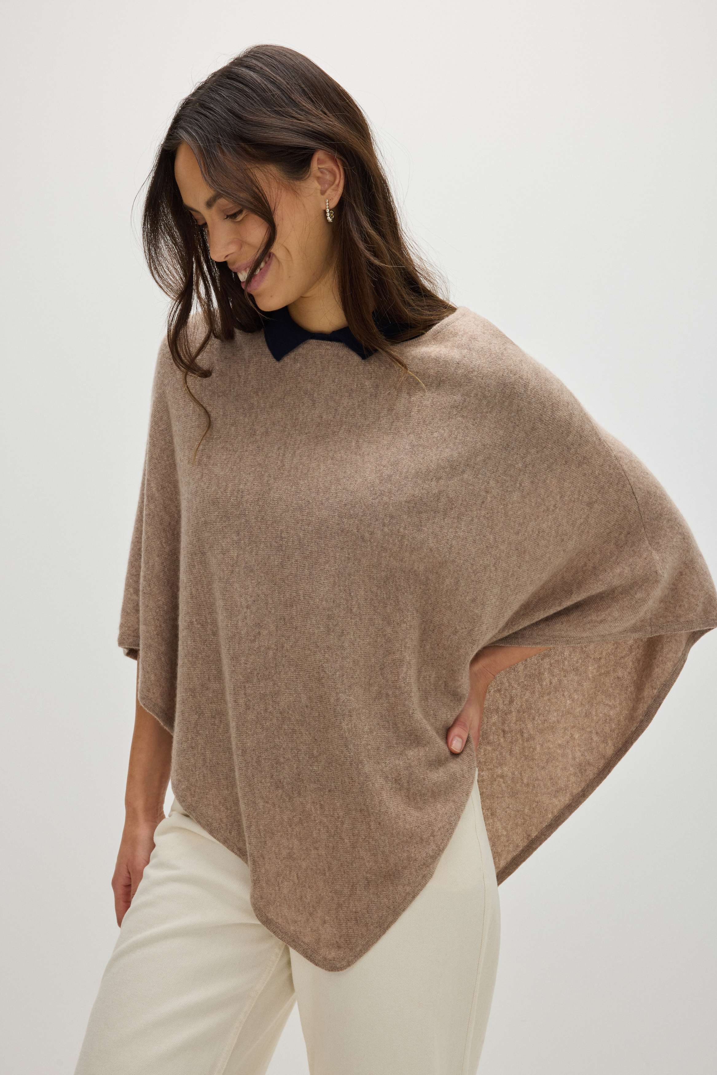 Triangle Poncho - Poncho - Mink – Davida Cashmere