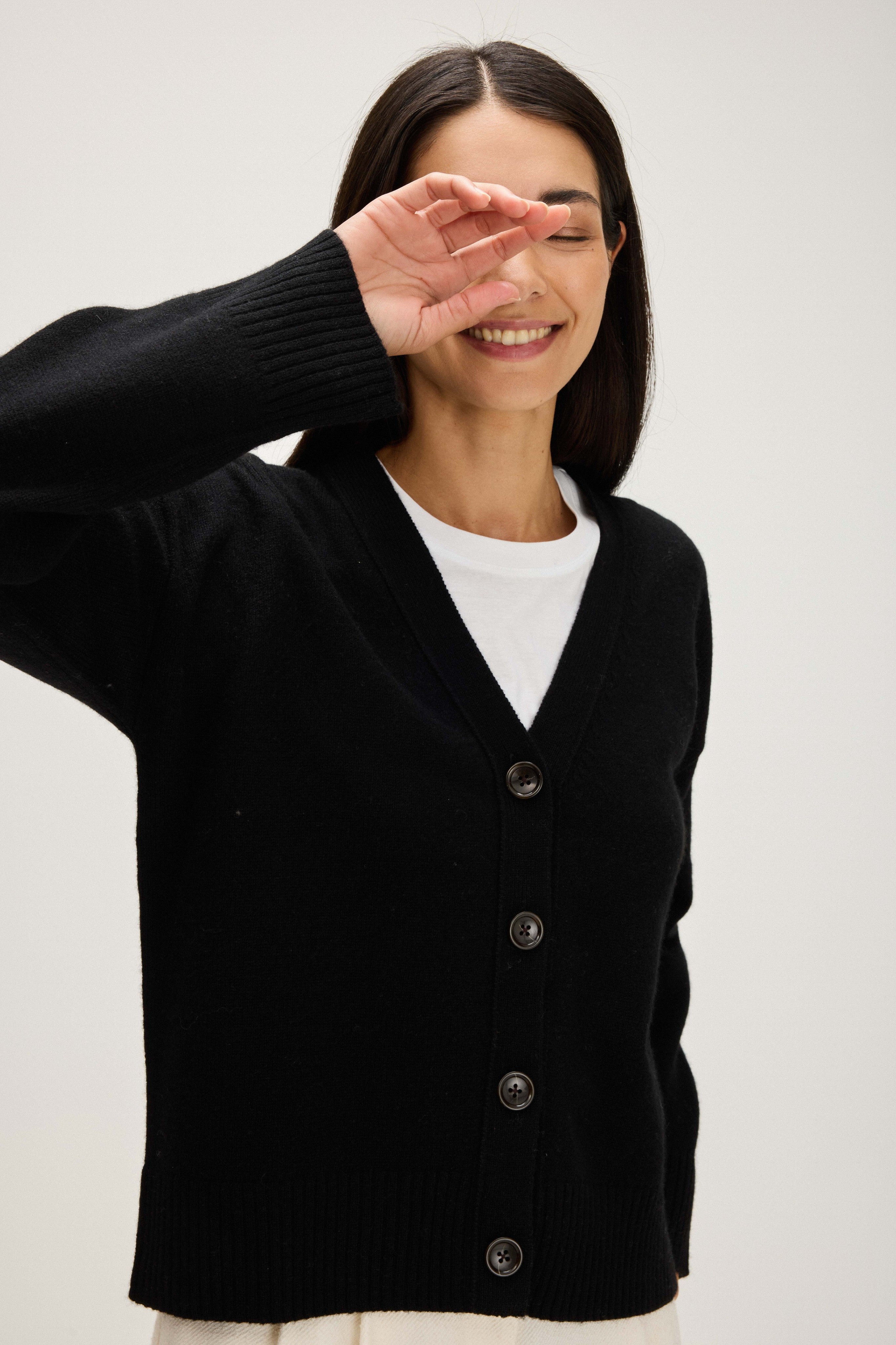 トップス THE CLE V-NECK CARDIGAN BLACK V-NECK CARDIGAN – THE CLE