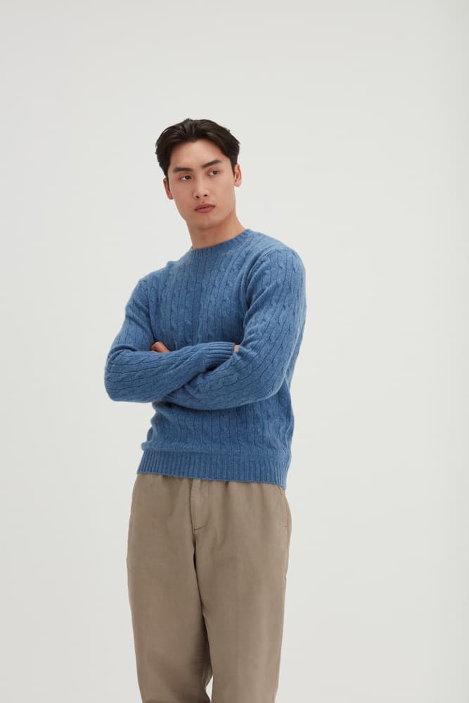 Man O-neck Cable Sweater