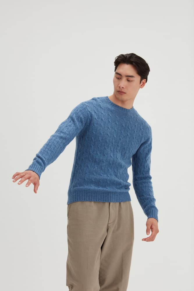 Man O-neck Cable Sweater