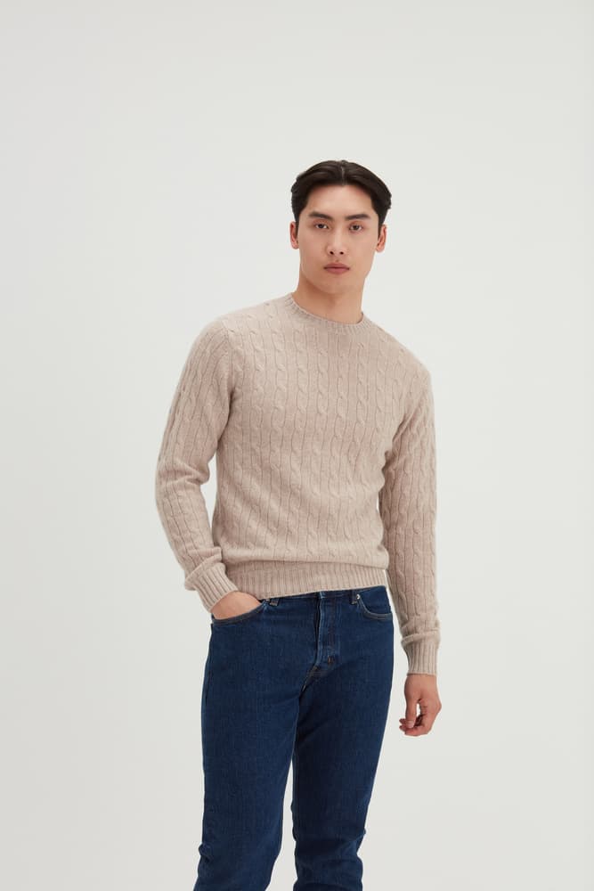 Man O-neck Cable Sweater