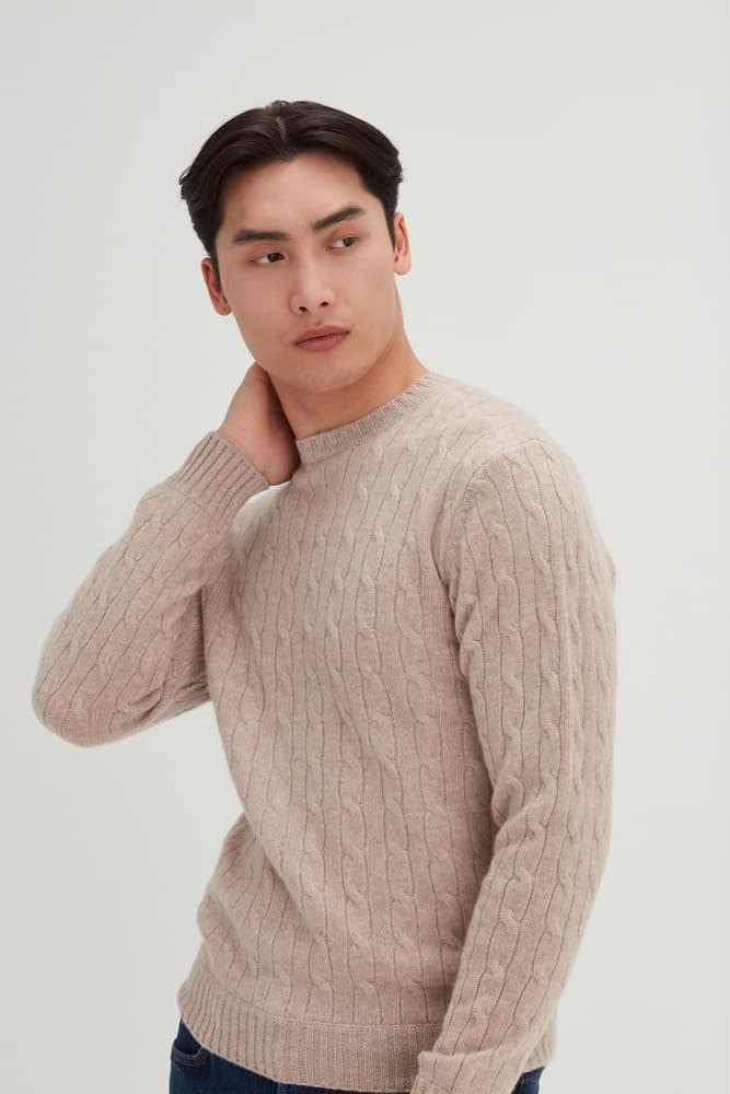 Man O-neck Cable Sweater