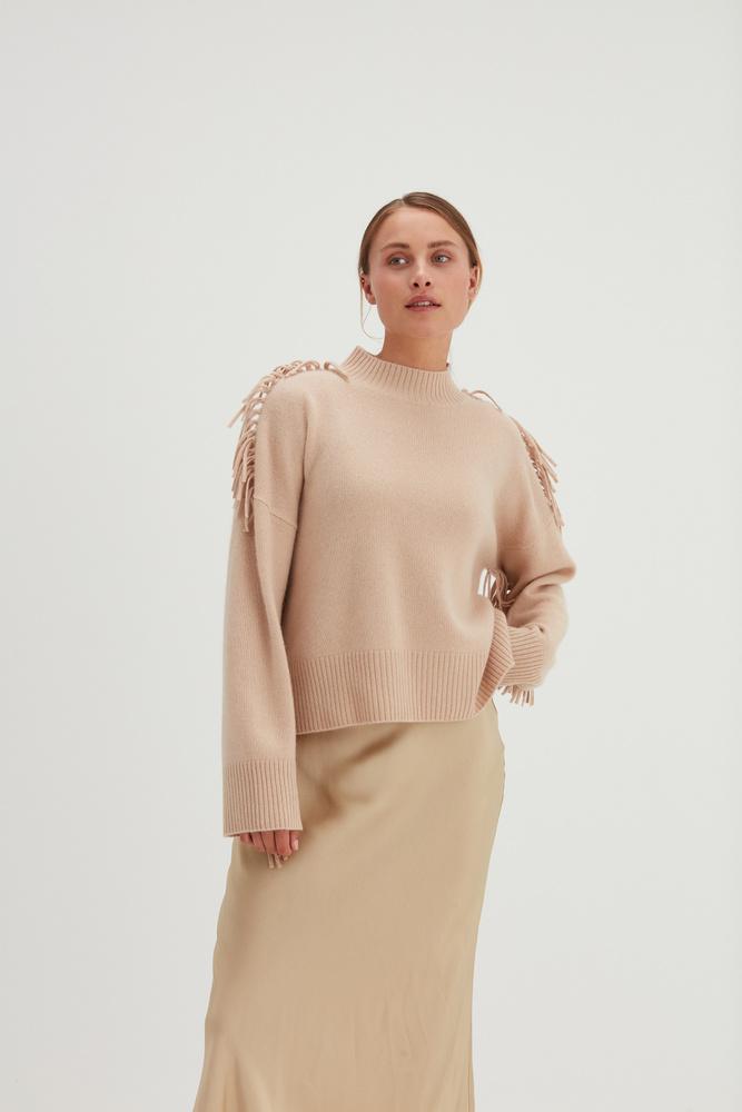 Boxy O-neck Sweater Fringes