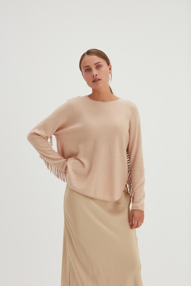 Curved Sweater Fringes