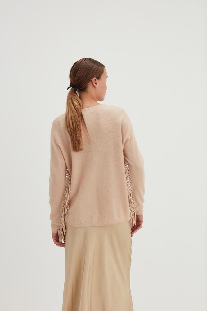 Curved Sweater Fringes