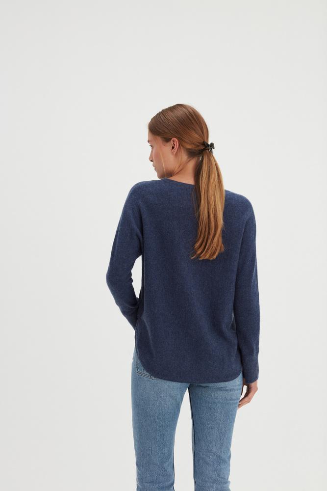 Curved Sweater Long