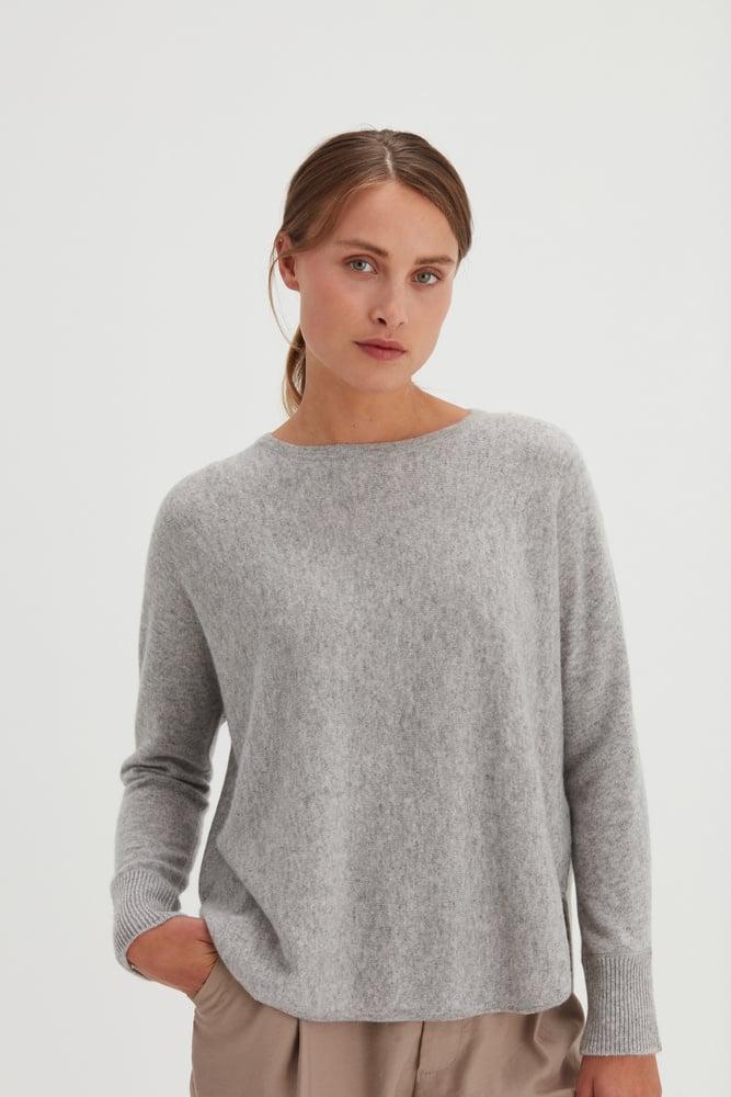 Curved Sweater Long