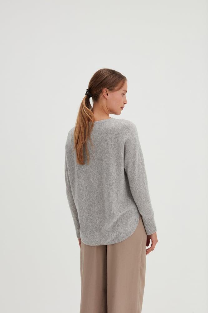 Curved Sweater Long