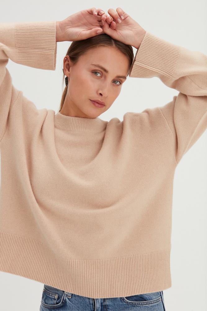 Boxy O-neck Sweater