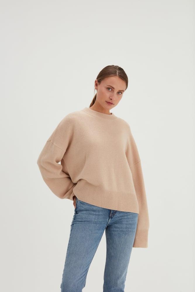 Boxy O-neck Sweater