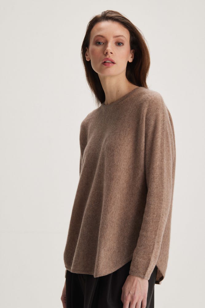 Curved Sweater Loose Tension