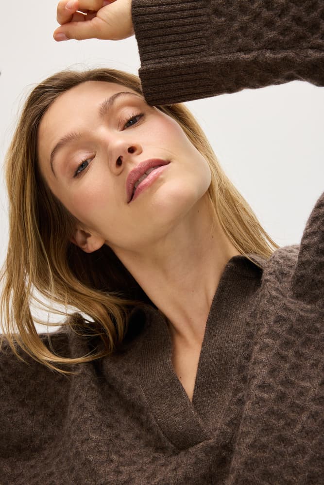 Chunky Open Collar Diamond Knit