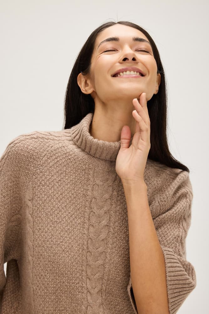 Cable Wide Sleeve Turtleneck