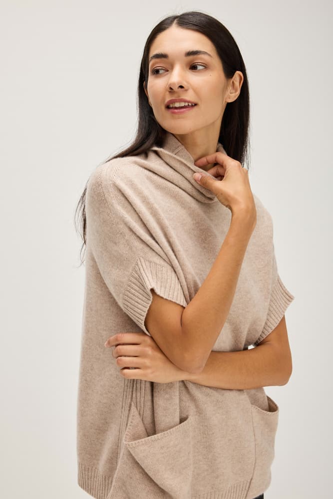 Turtleneck Double Pocket Vest