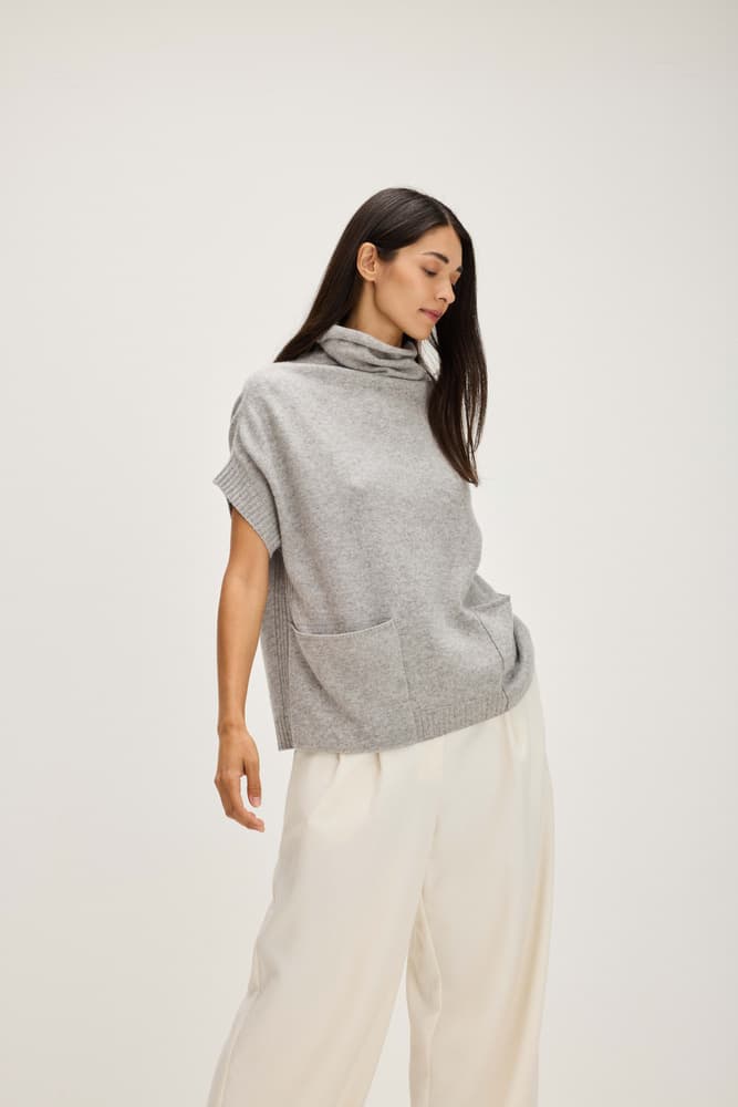 Turtleneck Double Pocket Vest