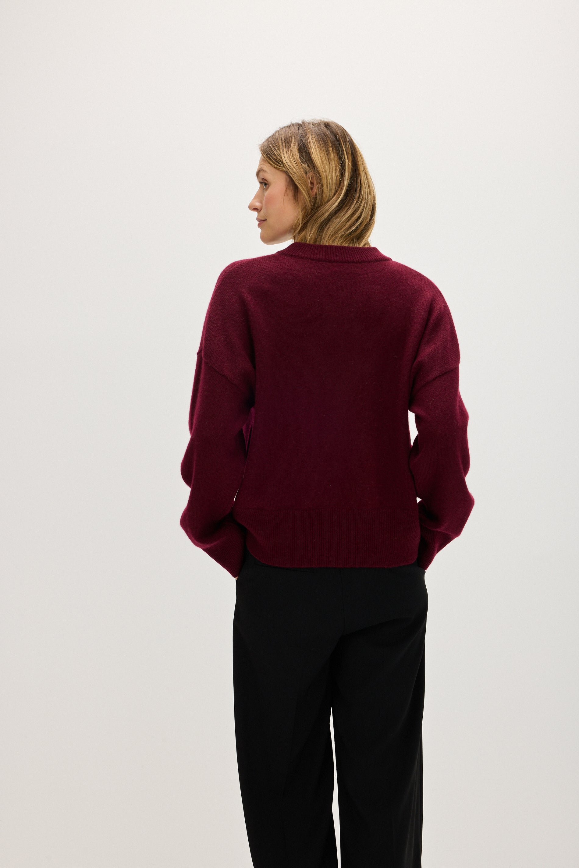 Davida Boxy O-neck Sweater Sweaters Mulberry Red