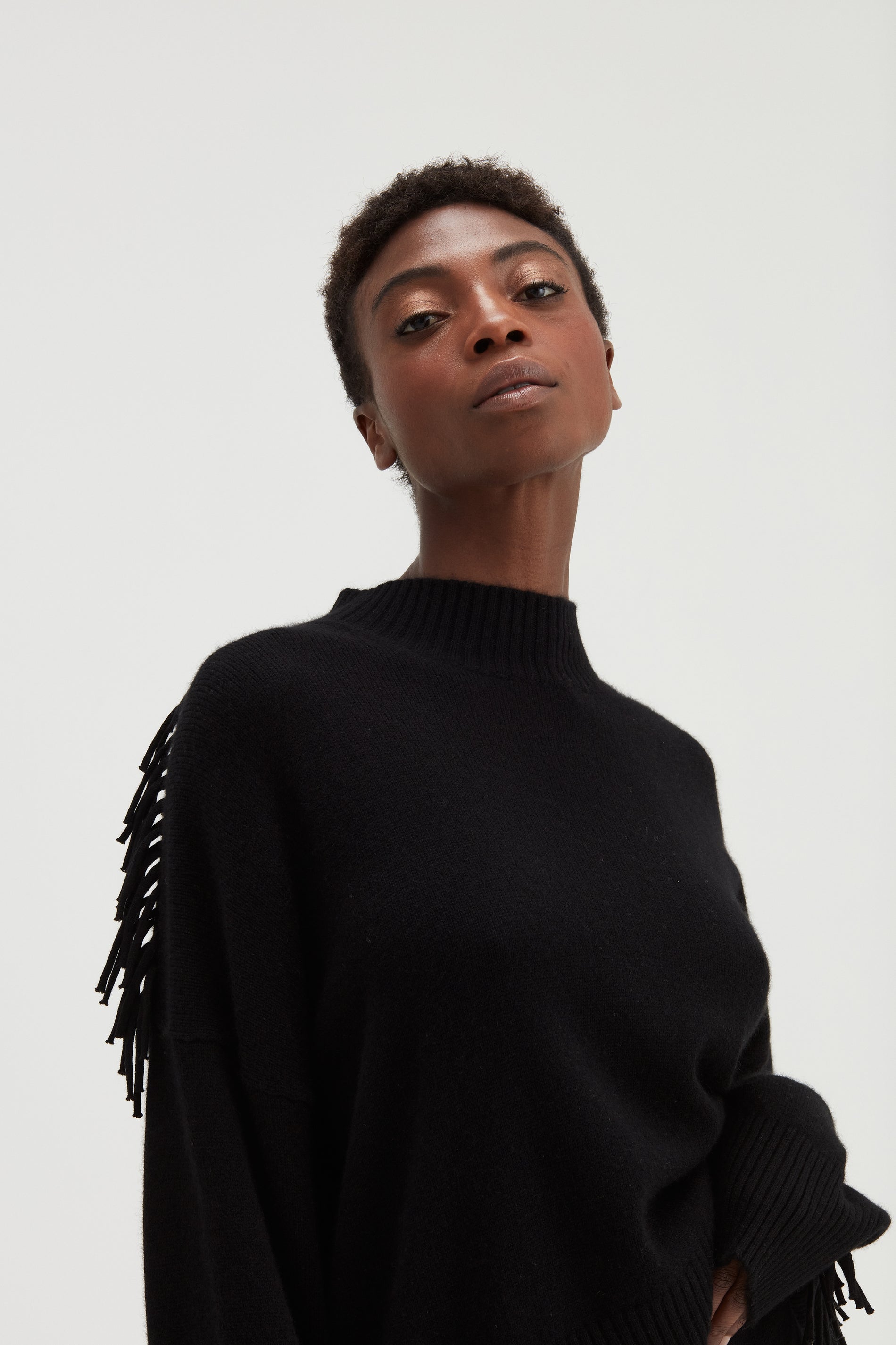 Davida Boxy O-neck Sweater Fringes Sweaters Black