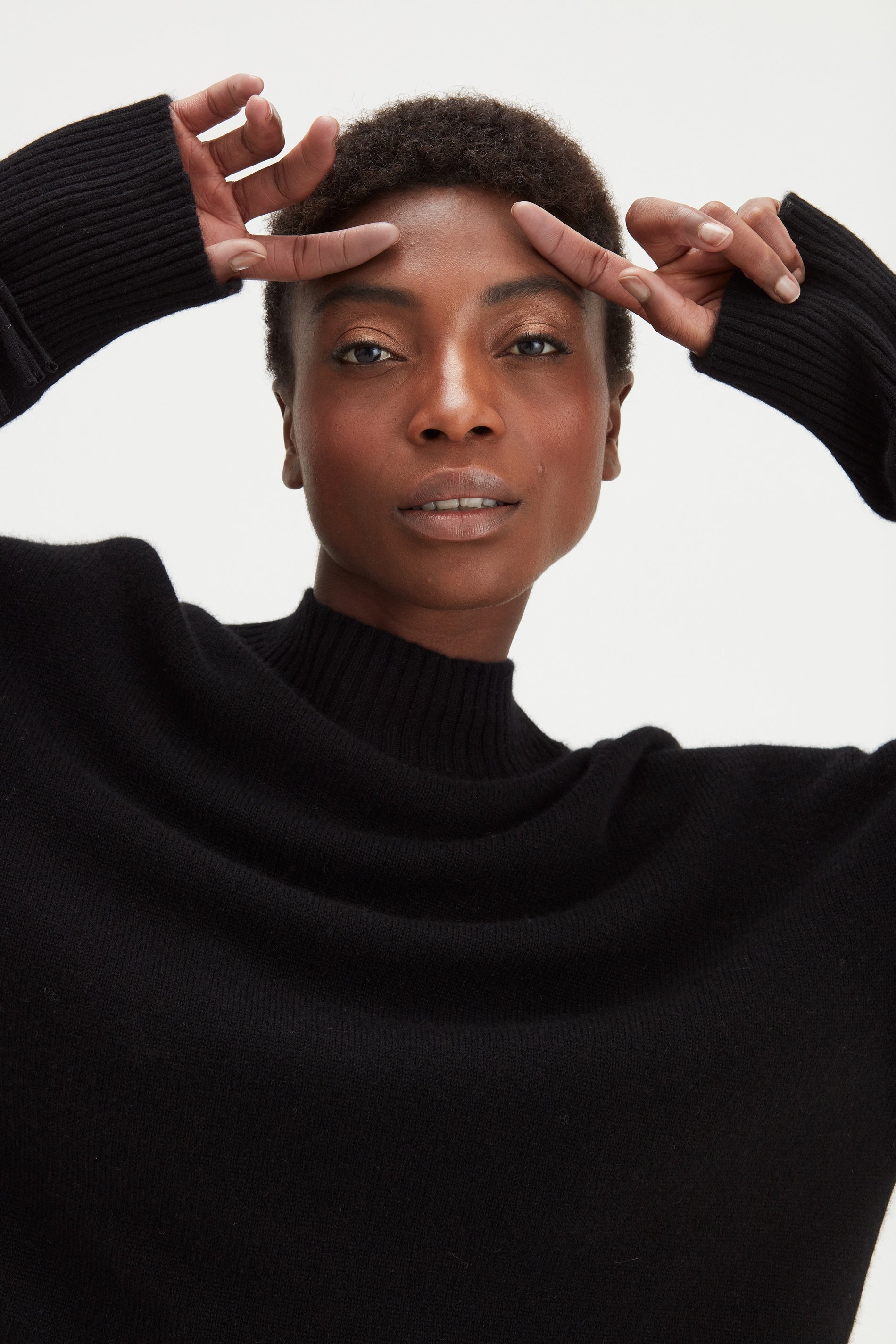 Davida Boxy O-neck Sweater Fringes Sweaters Black