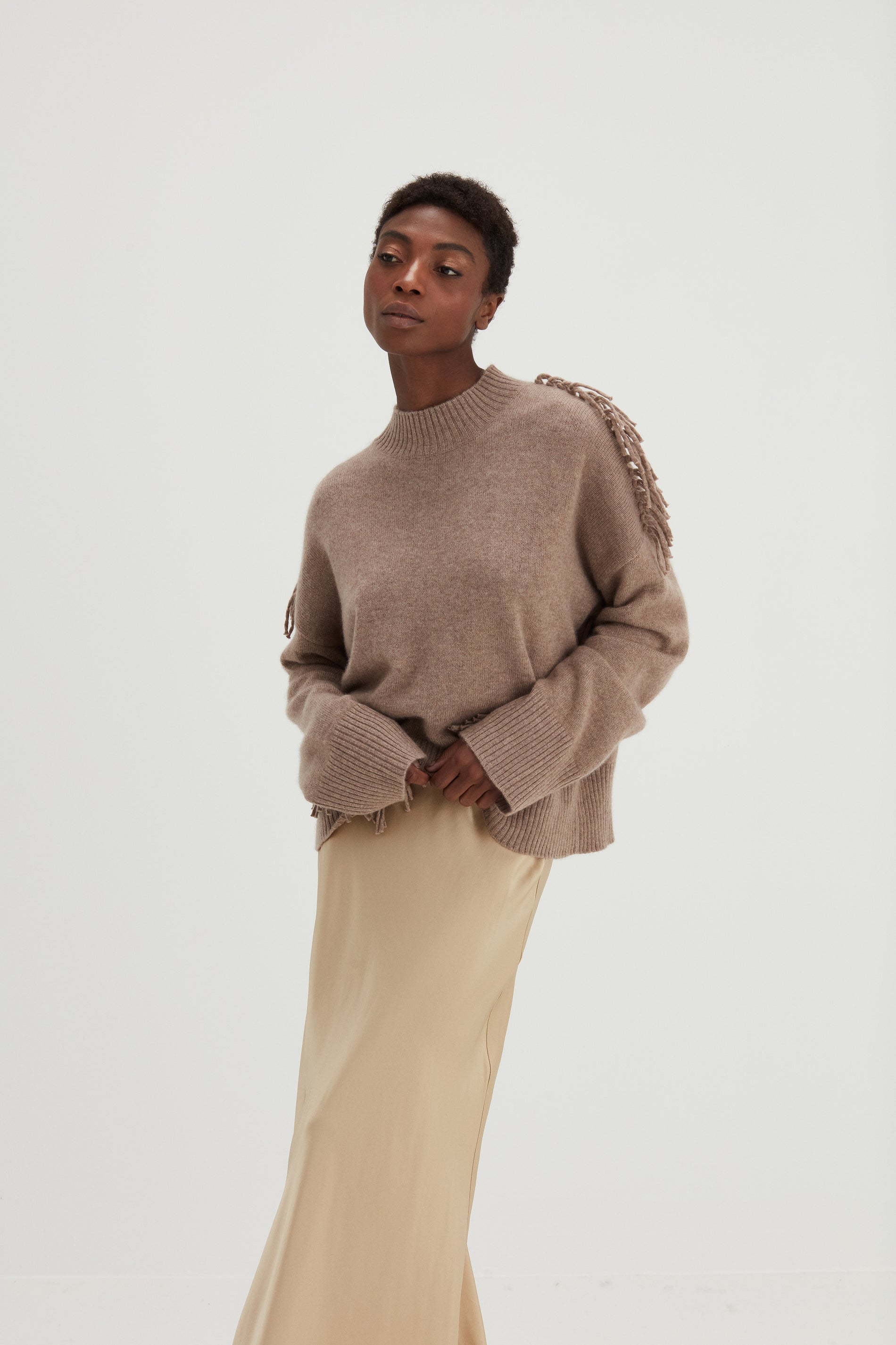 Davida Boxy O-neck Sweater Fringes Sweaters Mink