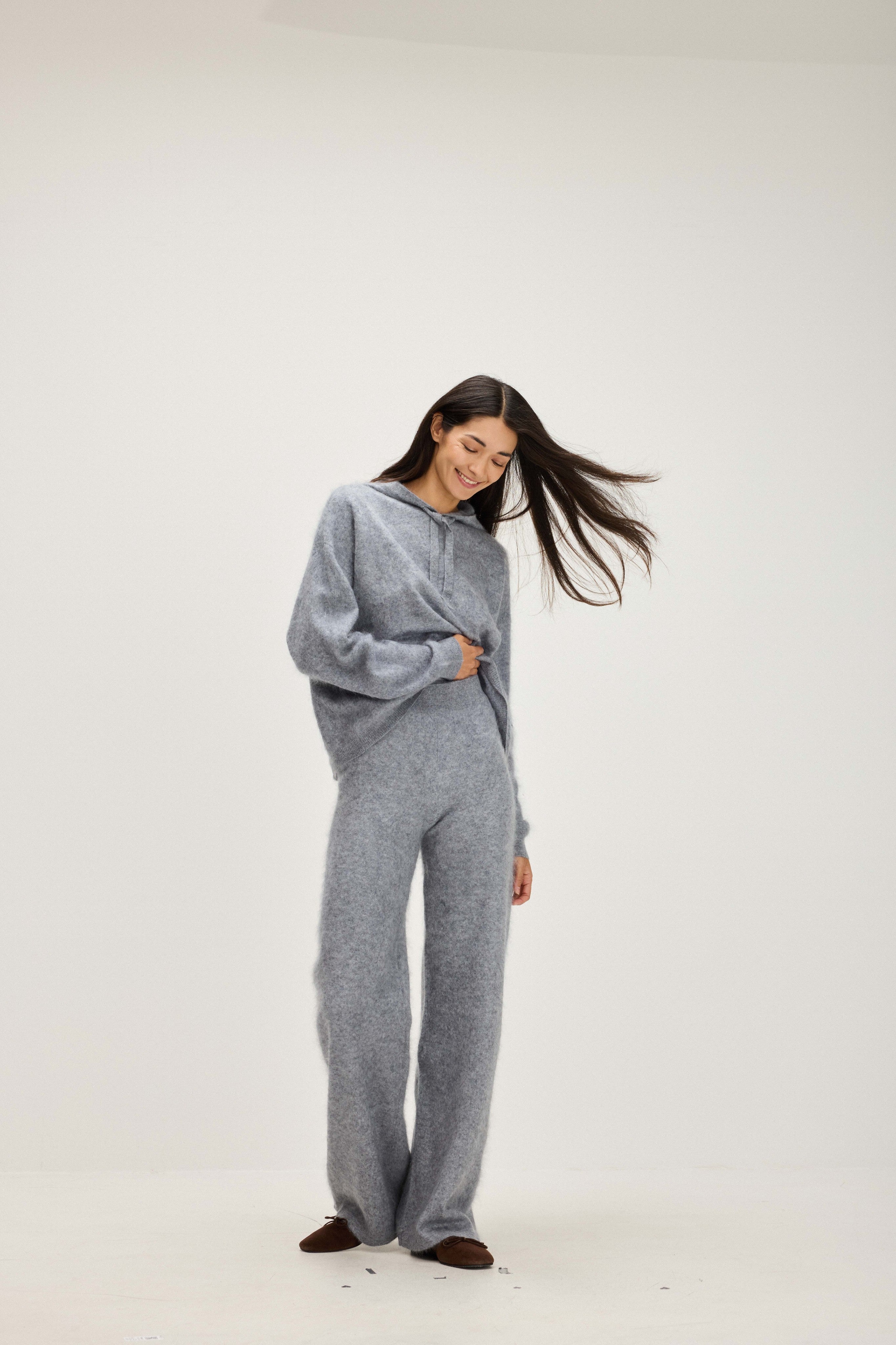 Brushed Oversized Hoodie - Sweaters - Light Grey – Davida Cashmere