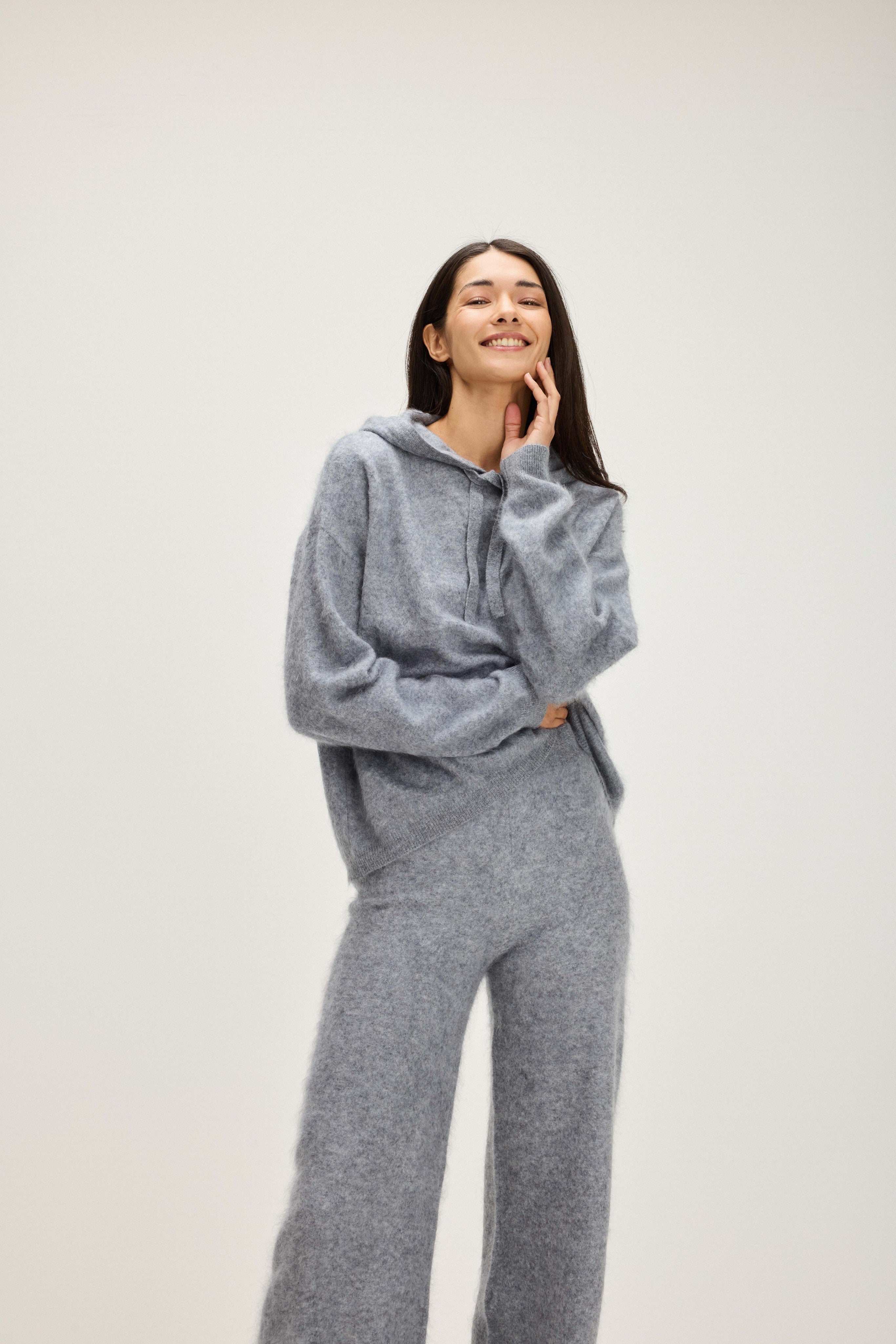 Brushed Oversized Hoodie - Sweaters - Light Grey – Davida Cashmere