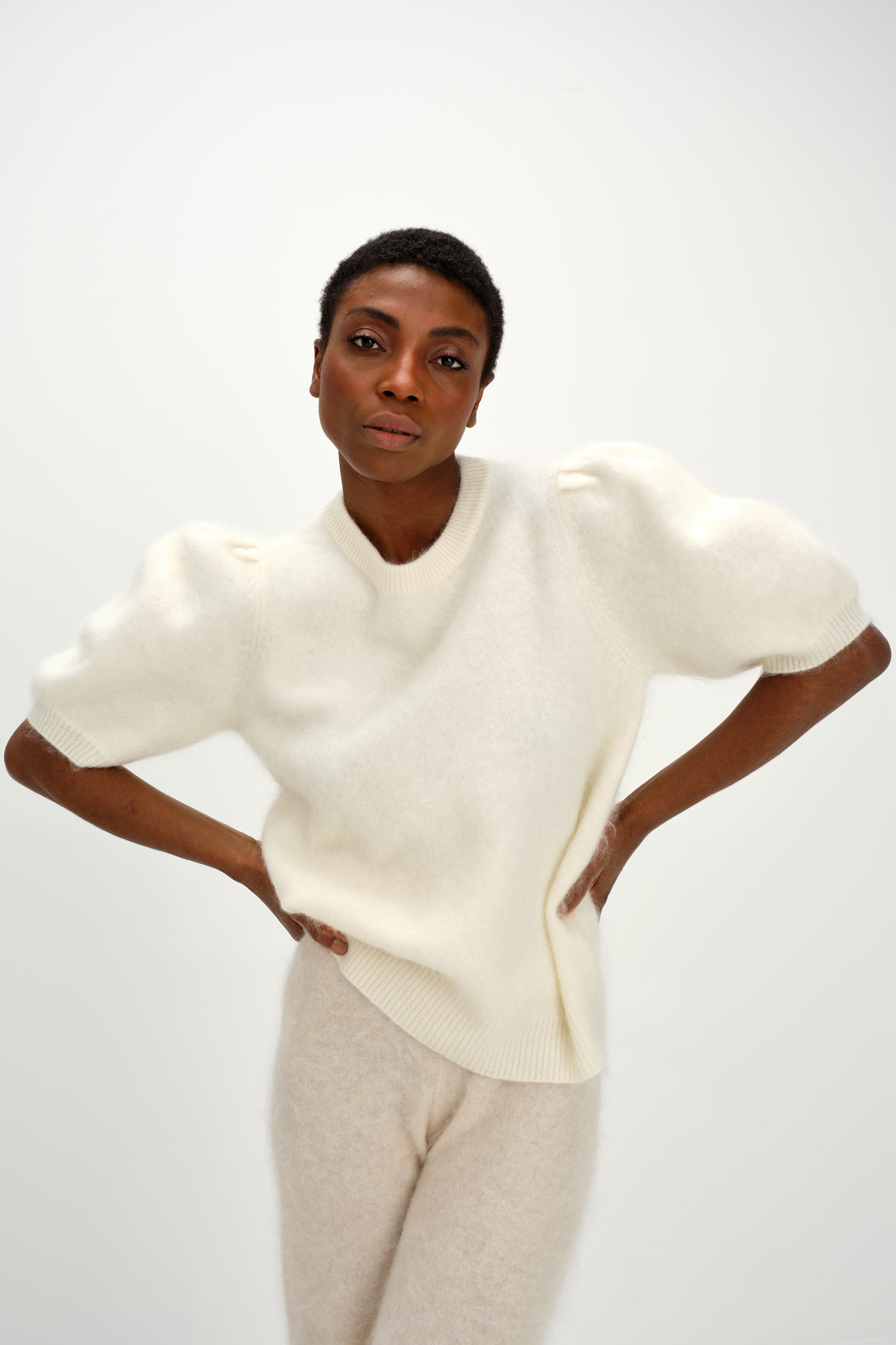 Brushed Puff Sleeve T-shirt - Sweaters - White – Davida Cashmere