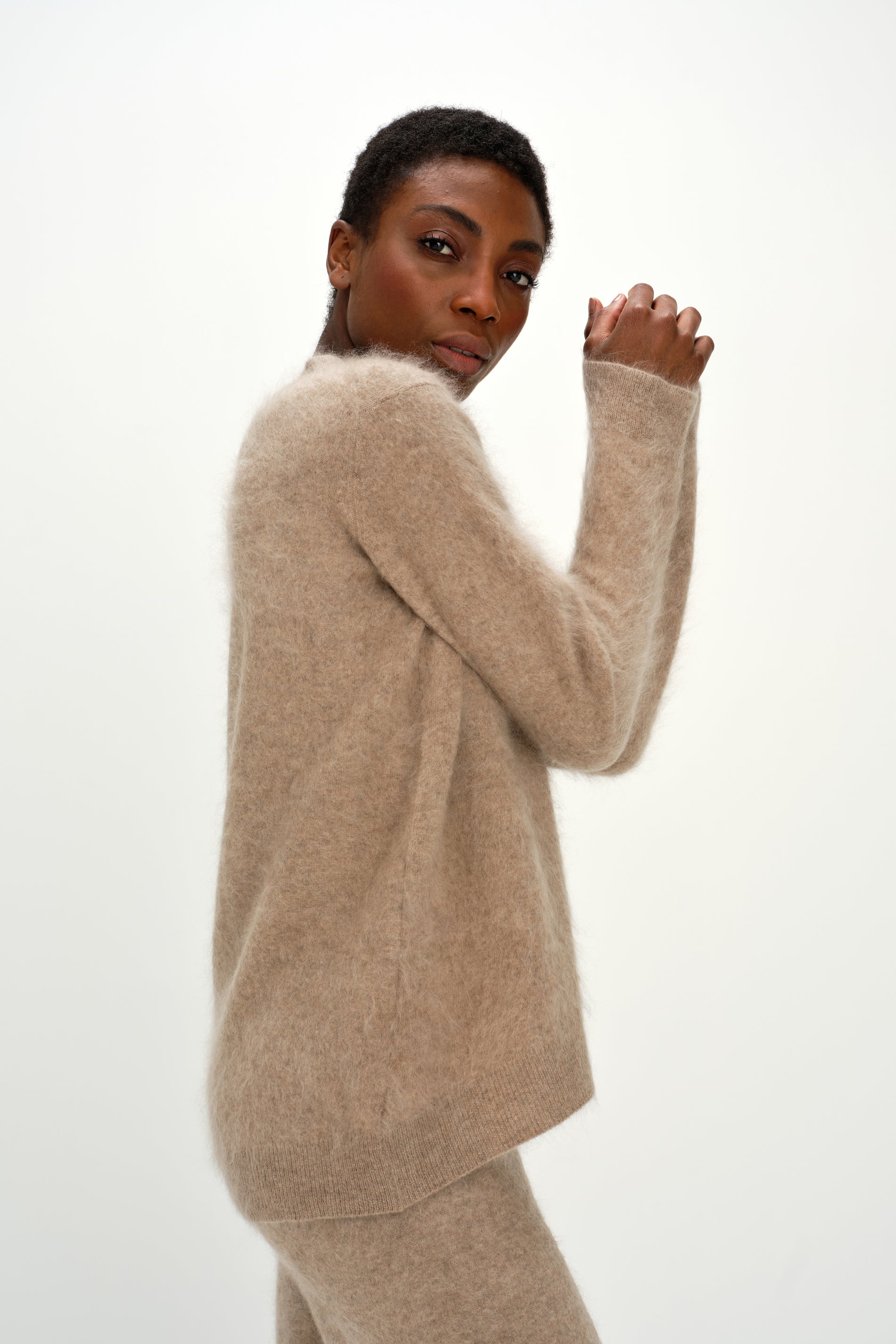 Davida Brushed Straight O-neck Sweater Sweaters Mink