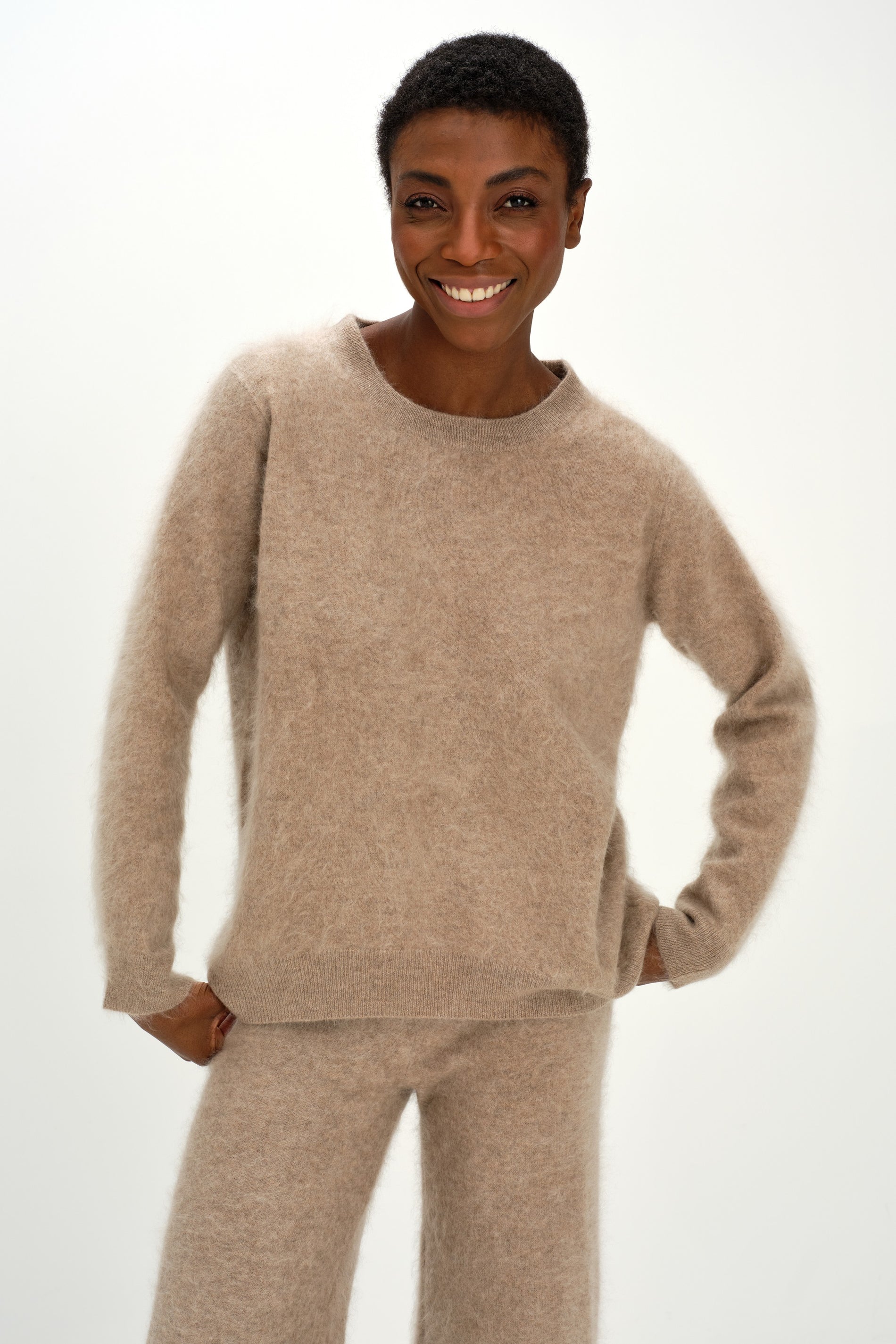 Davida Brushed Straight O-neck Sweater Sweaters Mink