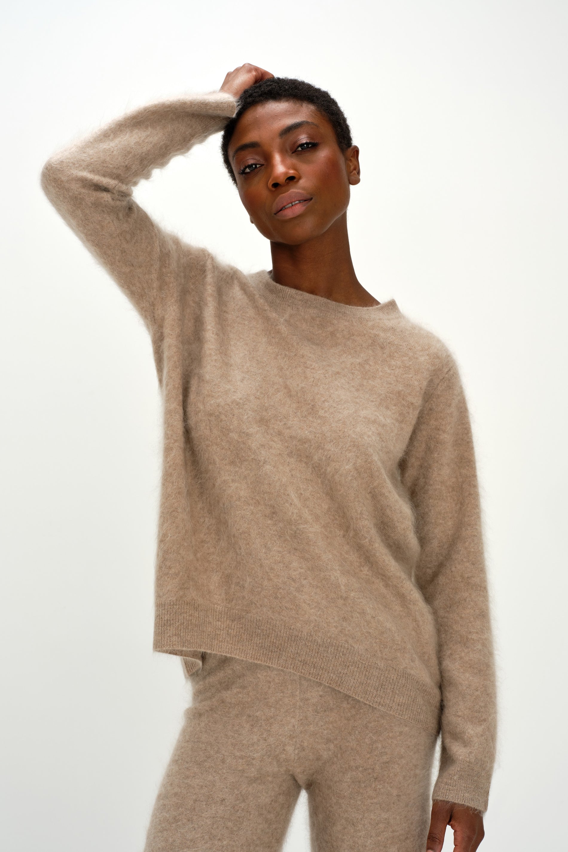 Davida Brushed Straight O-neck Sweater Sweaters Mink