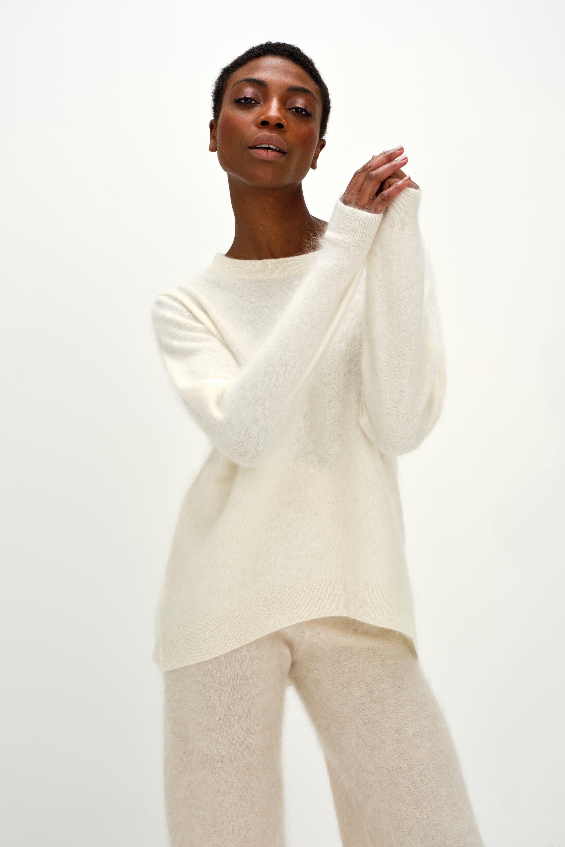 Davida Brushed Straight O-neck Sweater Sweaters White