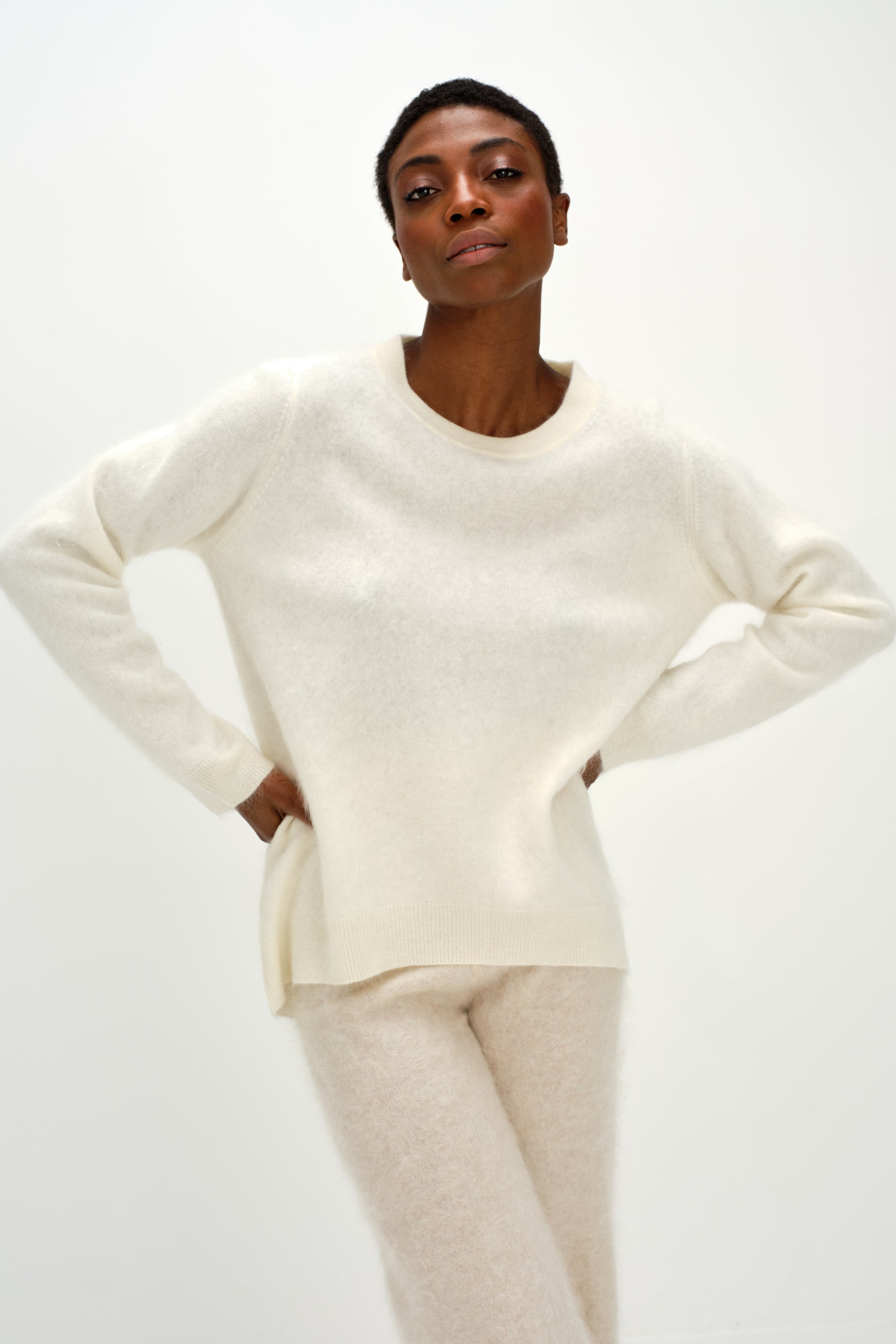Davida Brushed Straight O-neck Sweater Sweaters White