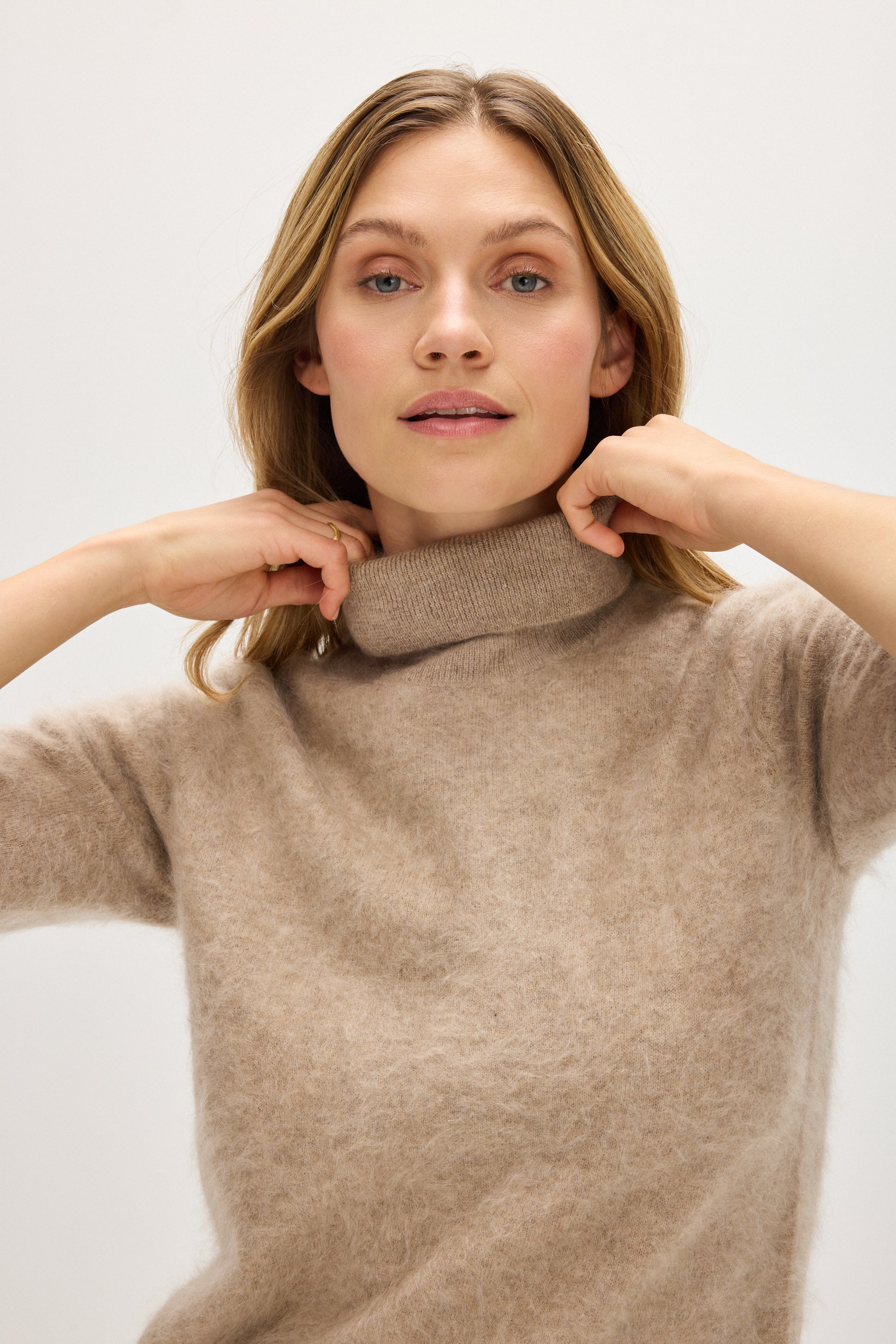 Davida Brushed Turtleneck T-Shirt Sweaters Mink