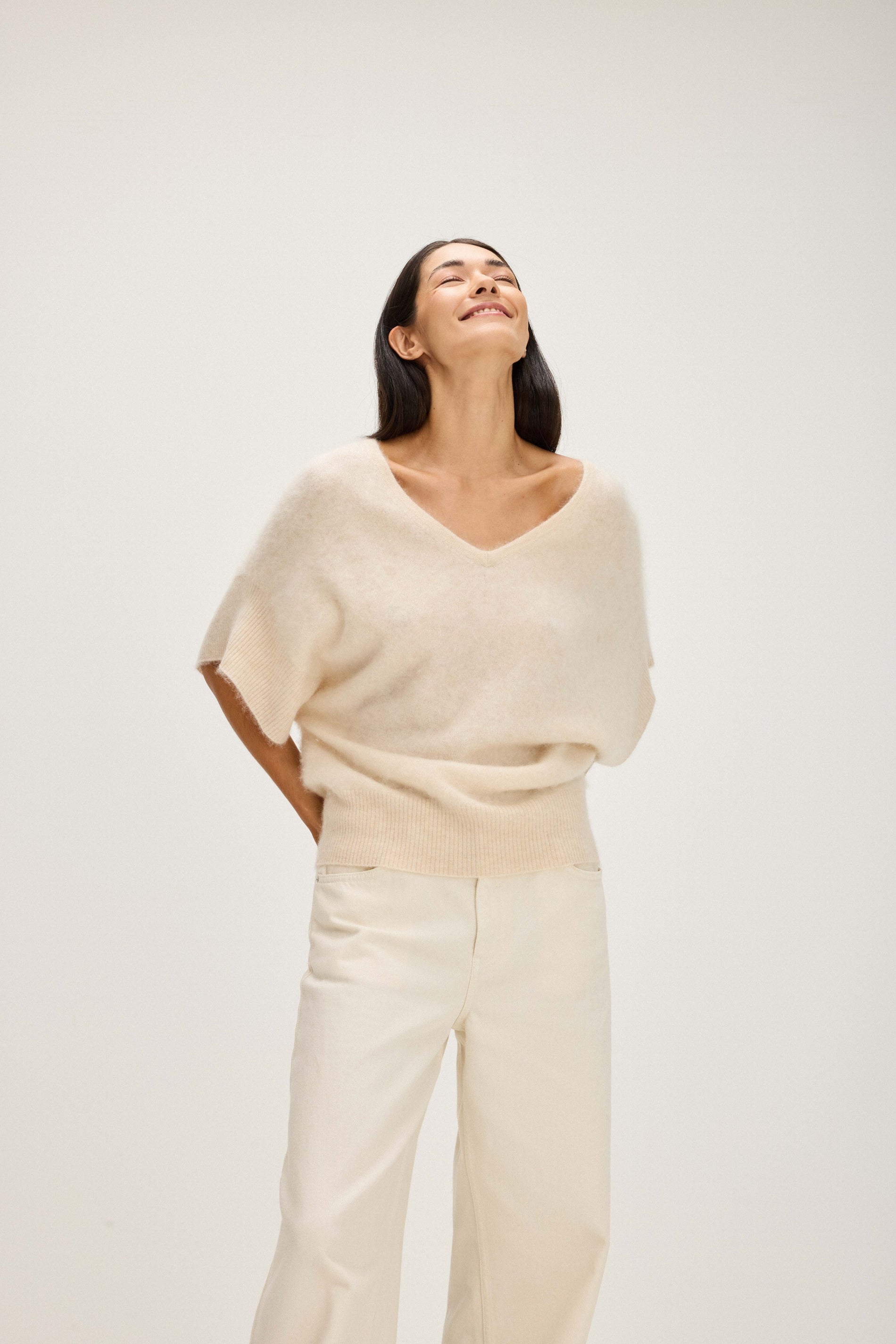 Davida Brushed V-neck Oversized short Sleeve Sweaters Light Beige