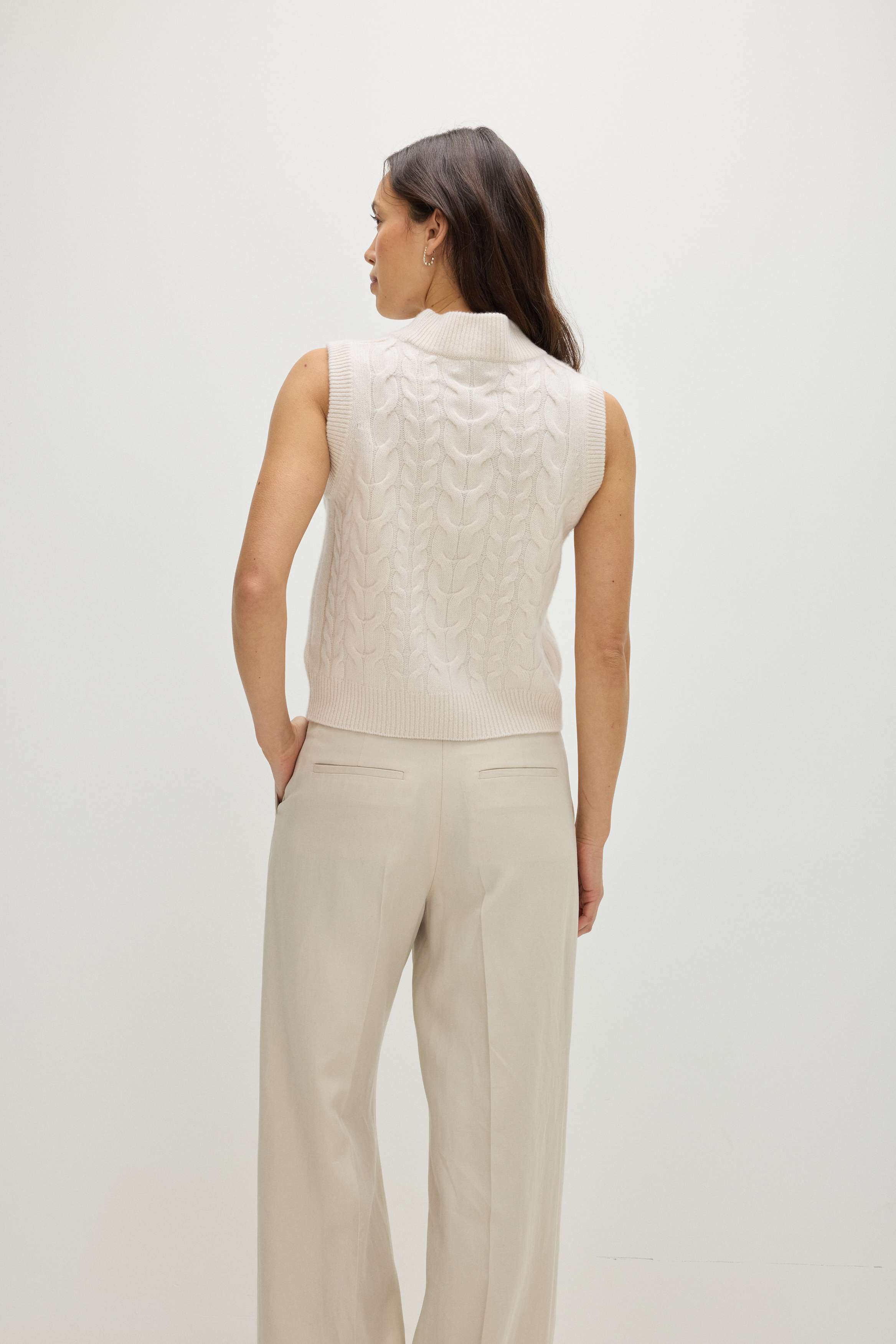 Cable Short Vest - Sweaters - White – Davida Cashmere