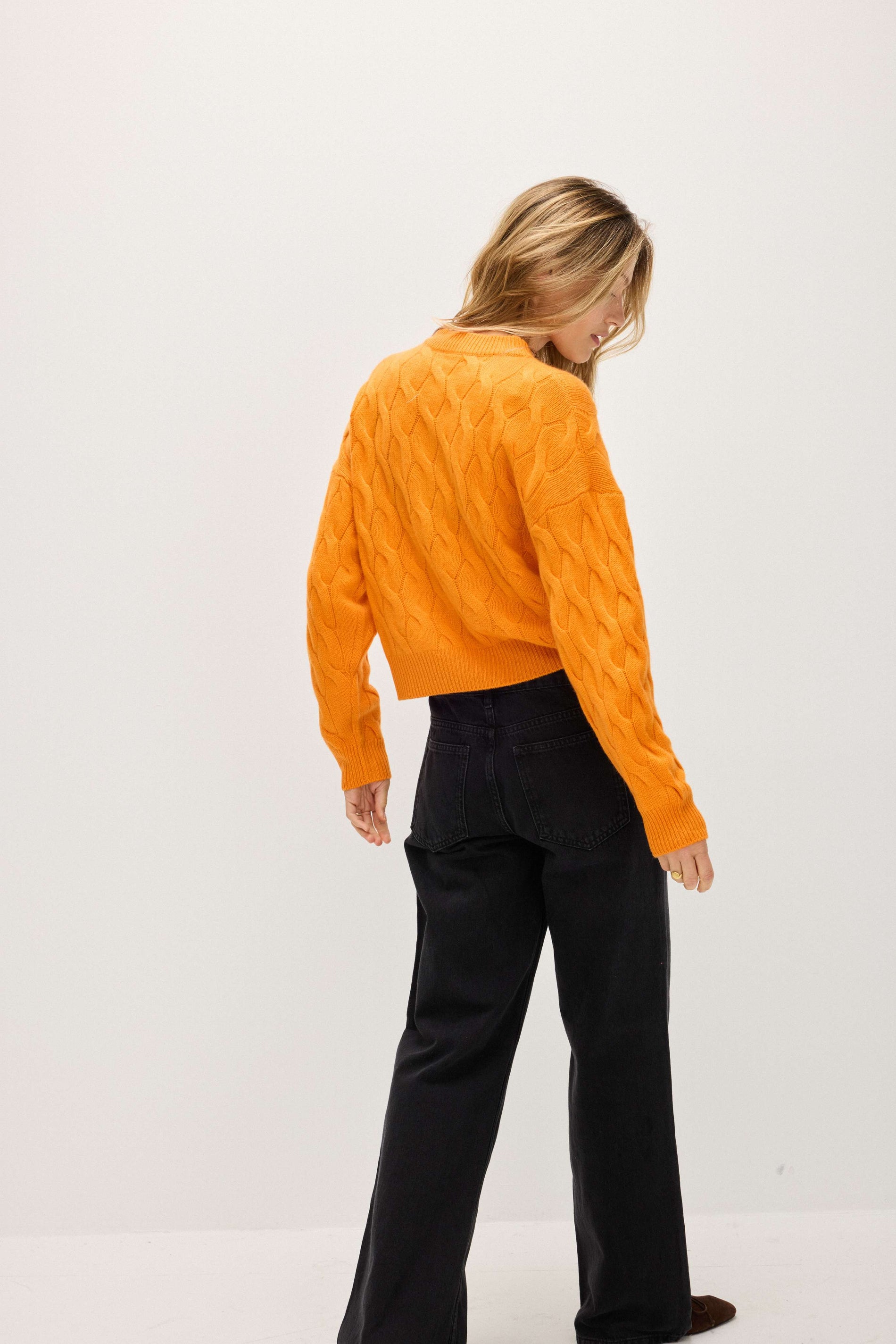 Davida Chunky O-neck Cable Sweaters Intense Orange