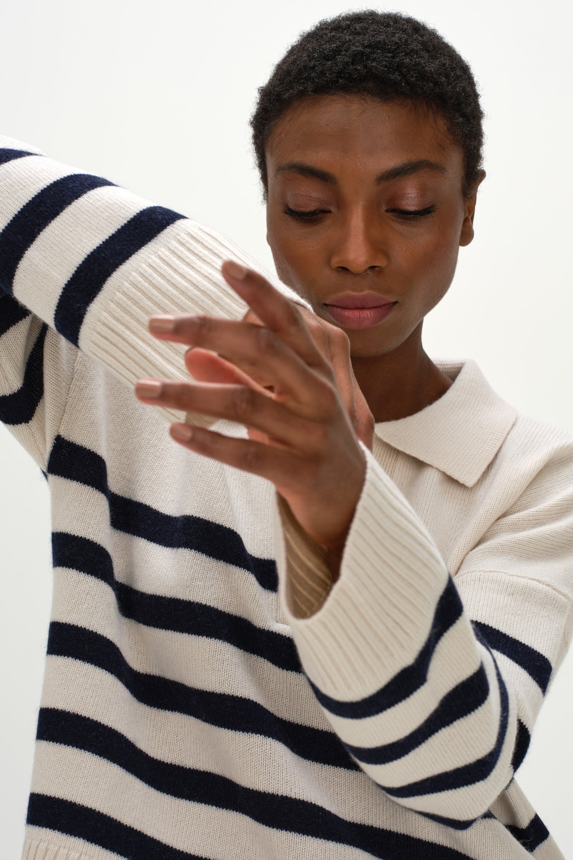 Davida Chunky Open Collar Striped Sweater Sweaters White/Navy
