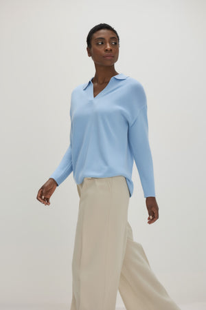 Curved Open Collar - Blue Fog