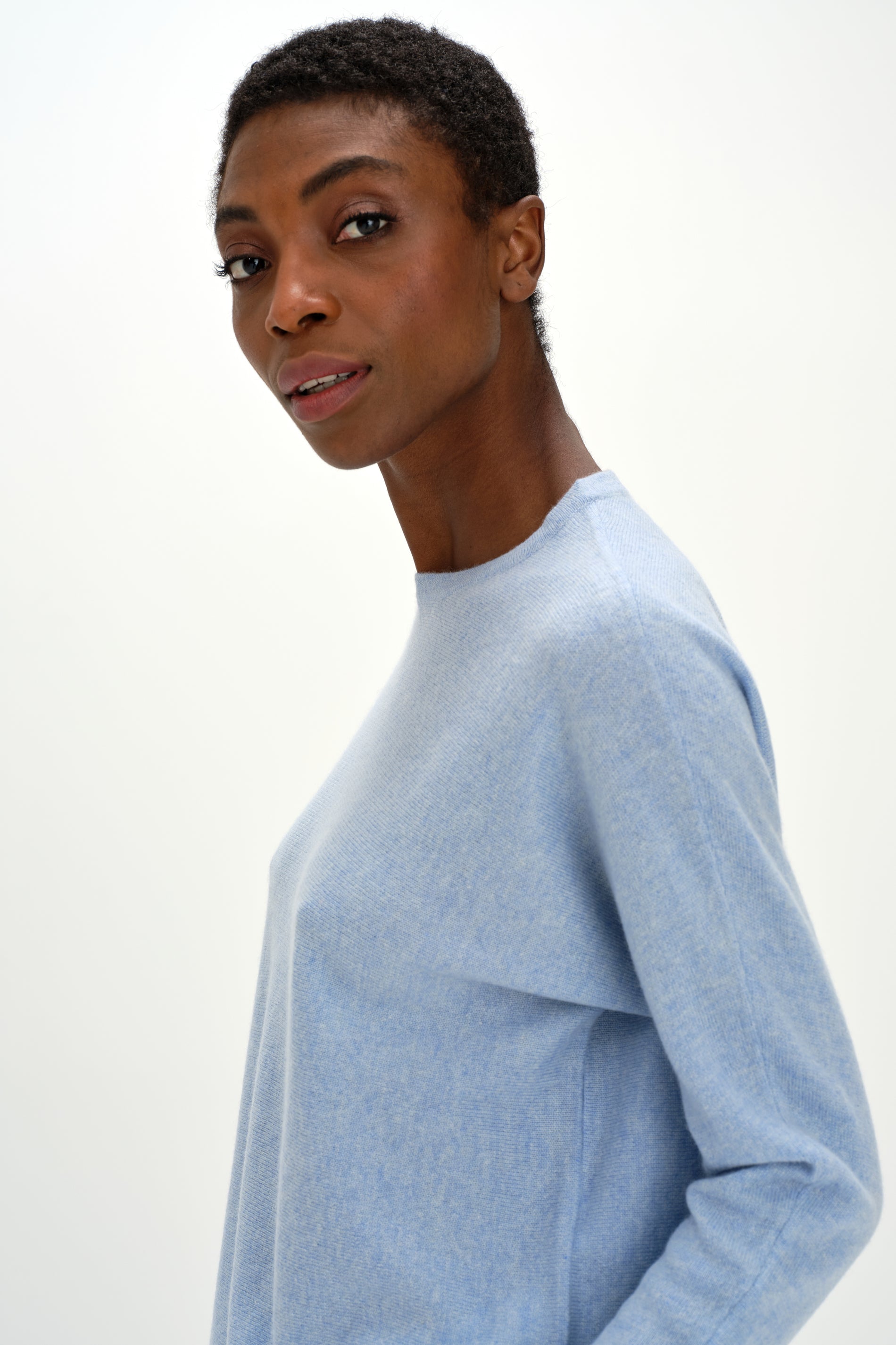 Davida Curved Sweater Sweaters Blue Fog