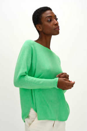 Curved Sweater - Intense Green