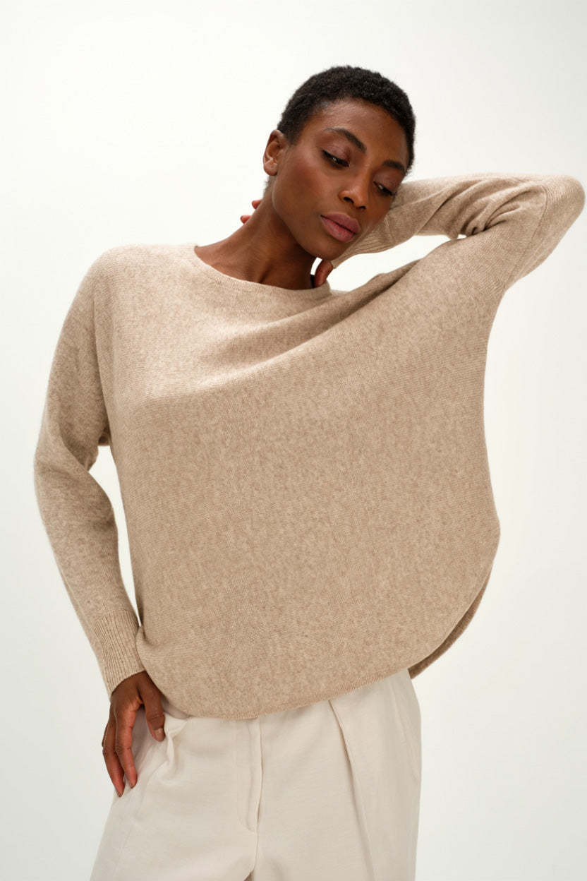 Davida Curved Sweater Sweaters Sand