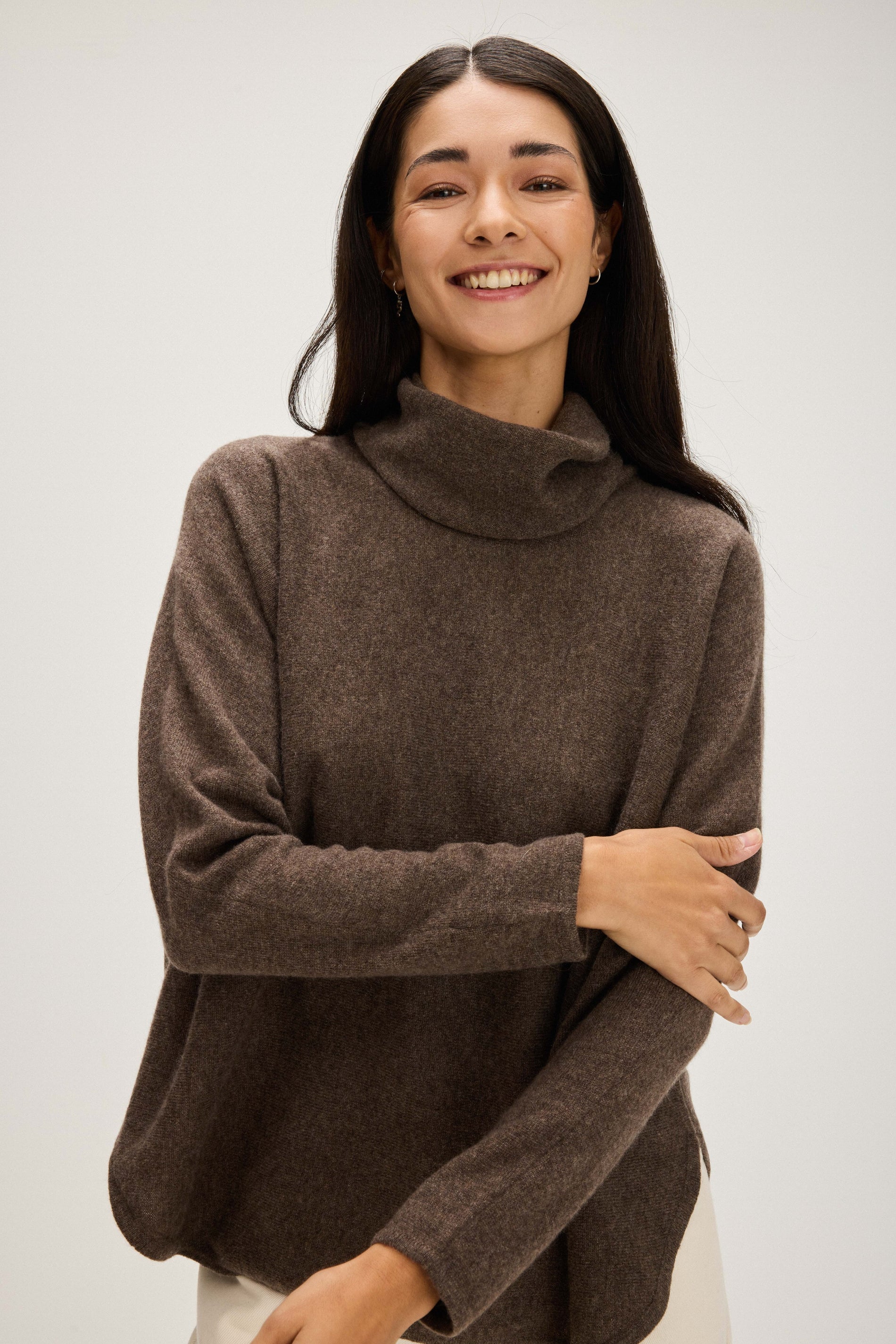 Davida Curved Turtleneck Sweaters Cacao