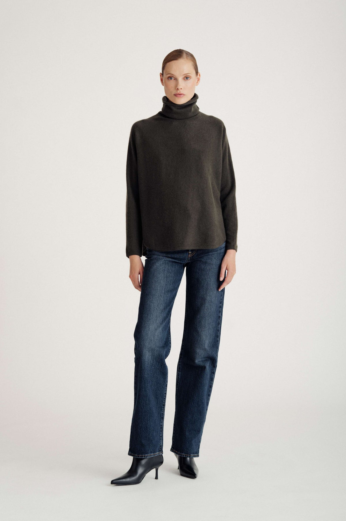 Davida Curved Turtleneck Sweaters Hunter's Green