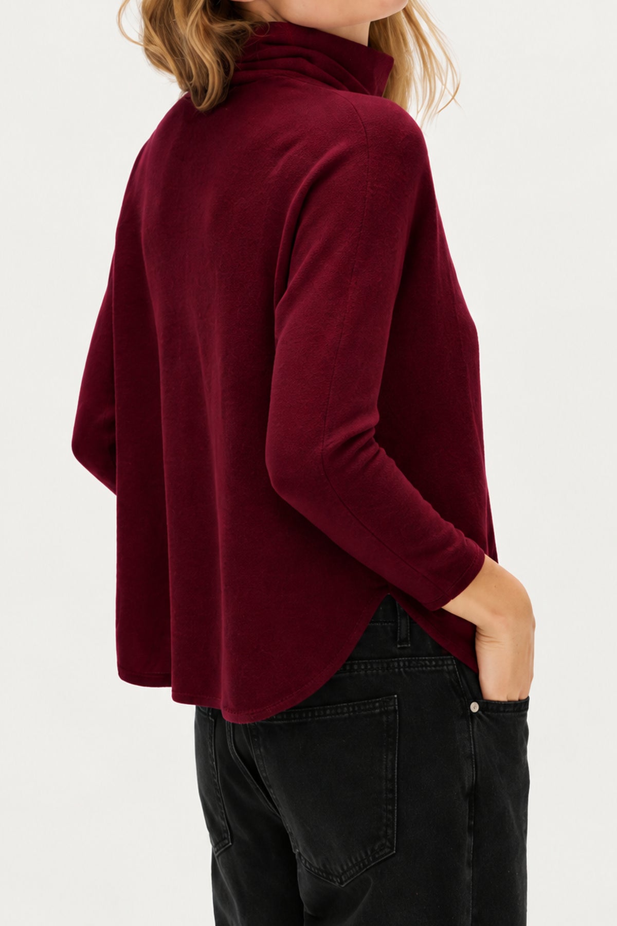 Davida Curved Turtleneck Sweaters Mulberry Red
