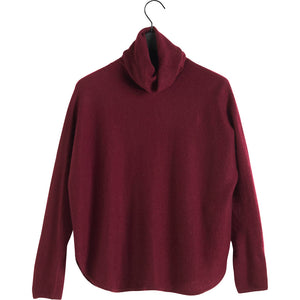 Curved Turtleneck - Mulberry Red