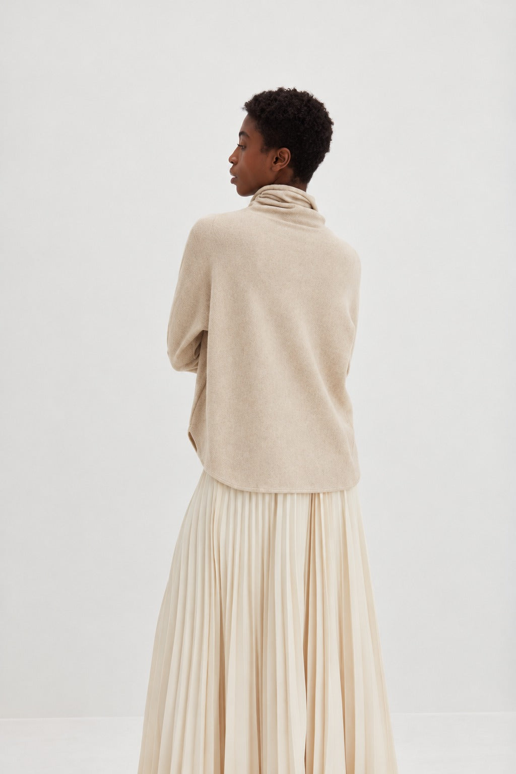 Davida Curved Turtleneck Sweaters Sand