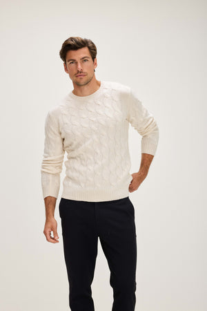 Man Chunky O-neck Cable - White