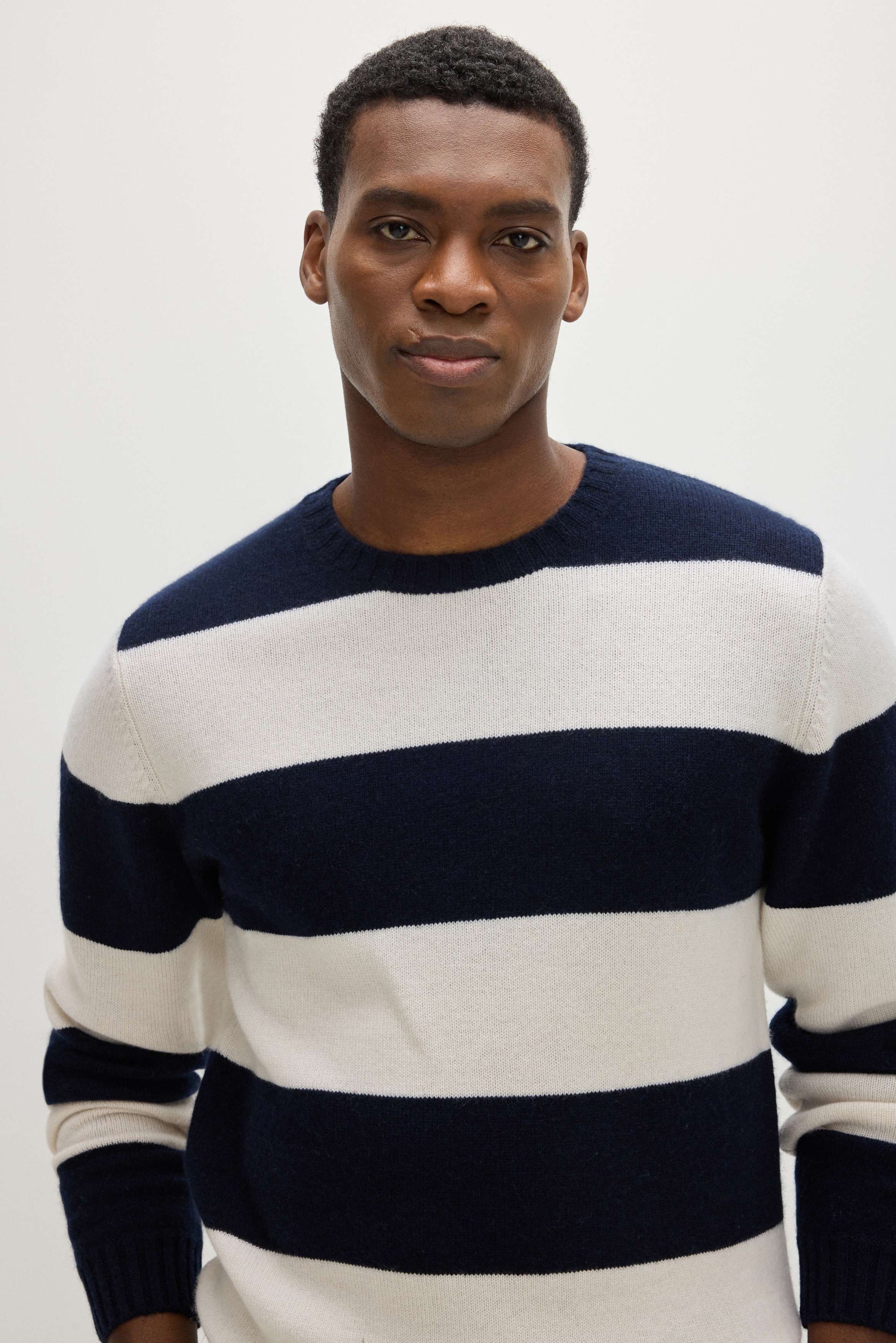 Davida Man Chunky O-neck striped Sweaters Navy/White