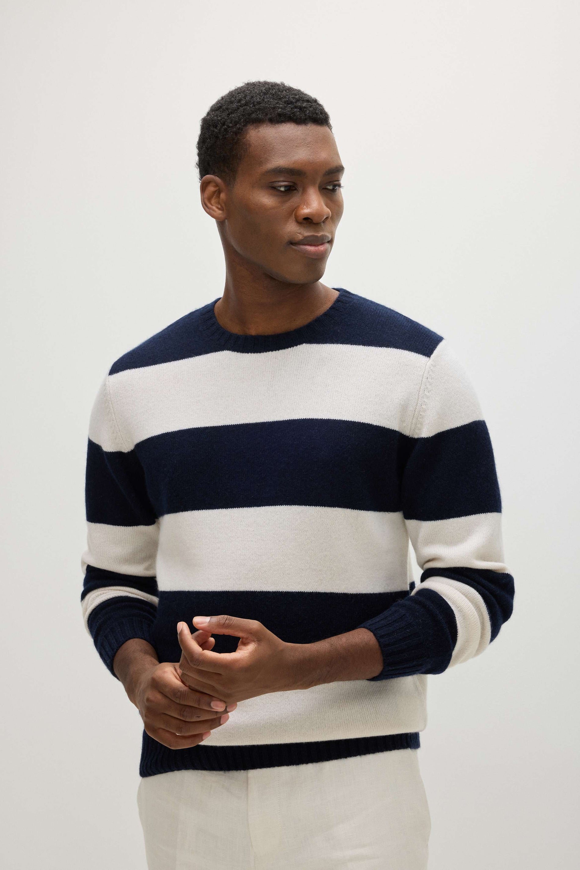 Davida Man Chunky O-neck striped Sweaters Navy/White