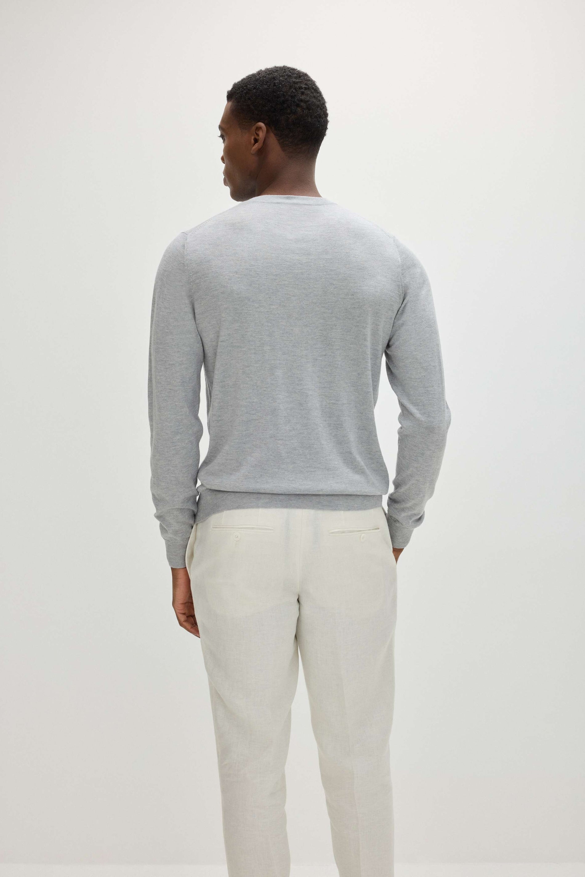 Davida Man Fine Knit O-neck Sweater Sweaters Light Grey