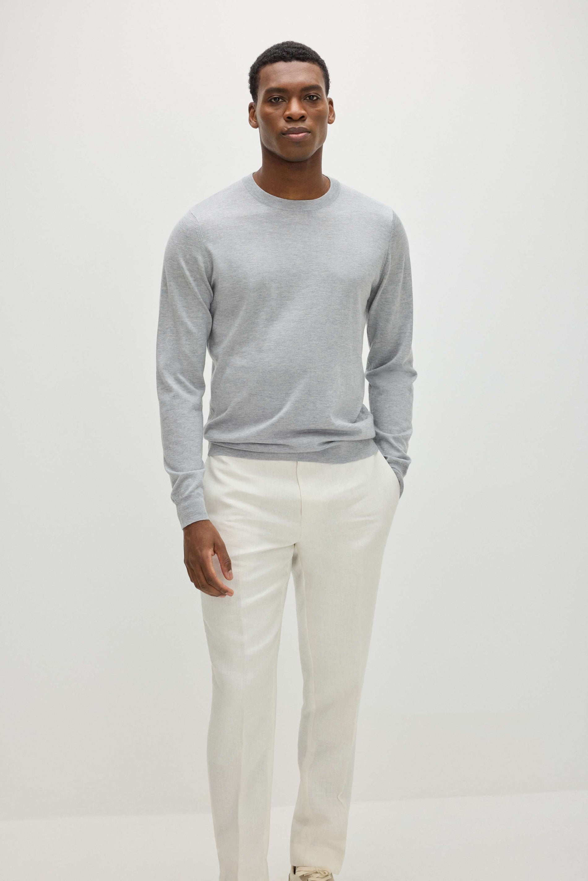 Davida Man Fine Knit O-neck Sweater Sweaters Light Grey